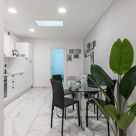 Chic House Apartment Bari Bagian luar foto