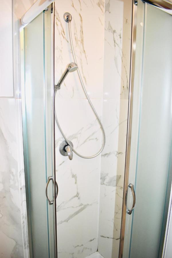 Chic House Apartment Bari Bagian luar foto