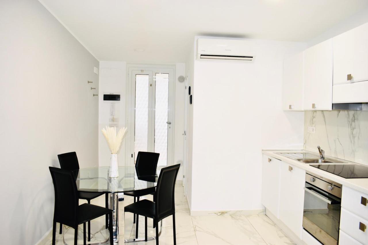 Chic House Apartment Bari Bagian luar foto