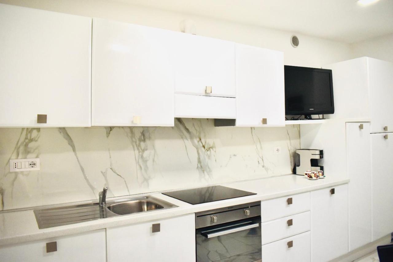 Chic House Apartment Bari Bagian luar foto