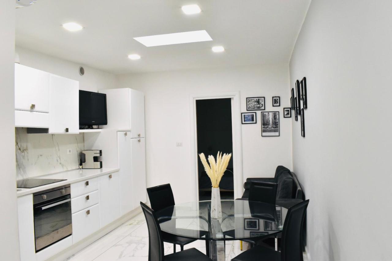 Chic House Apartment Bari Bagian luar foto