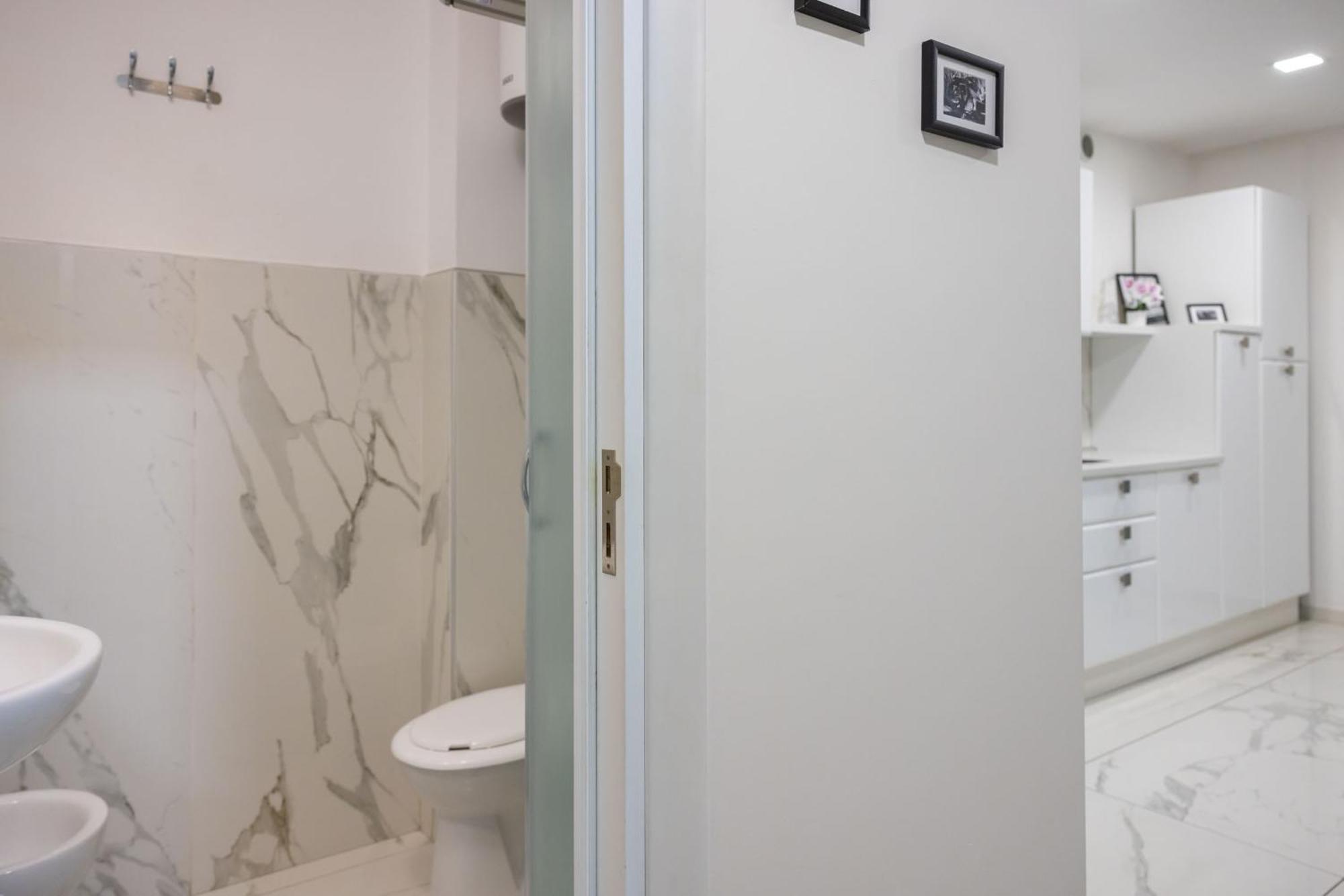 Chic House Apartment Bari Bagian luar foto