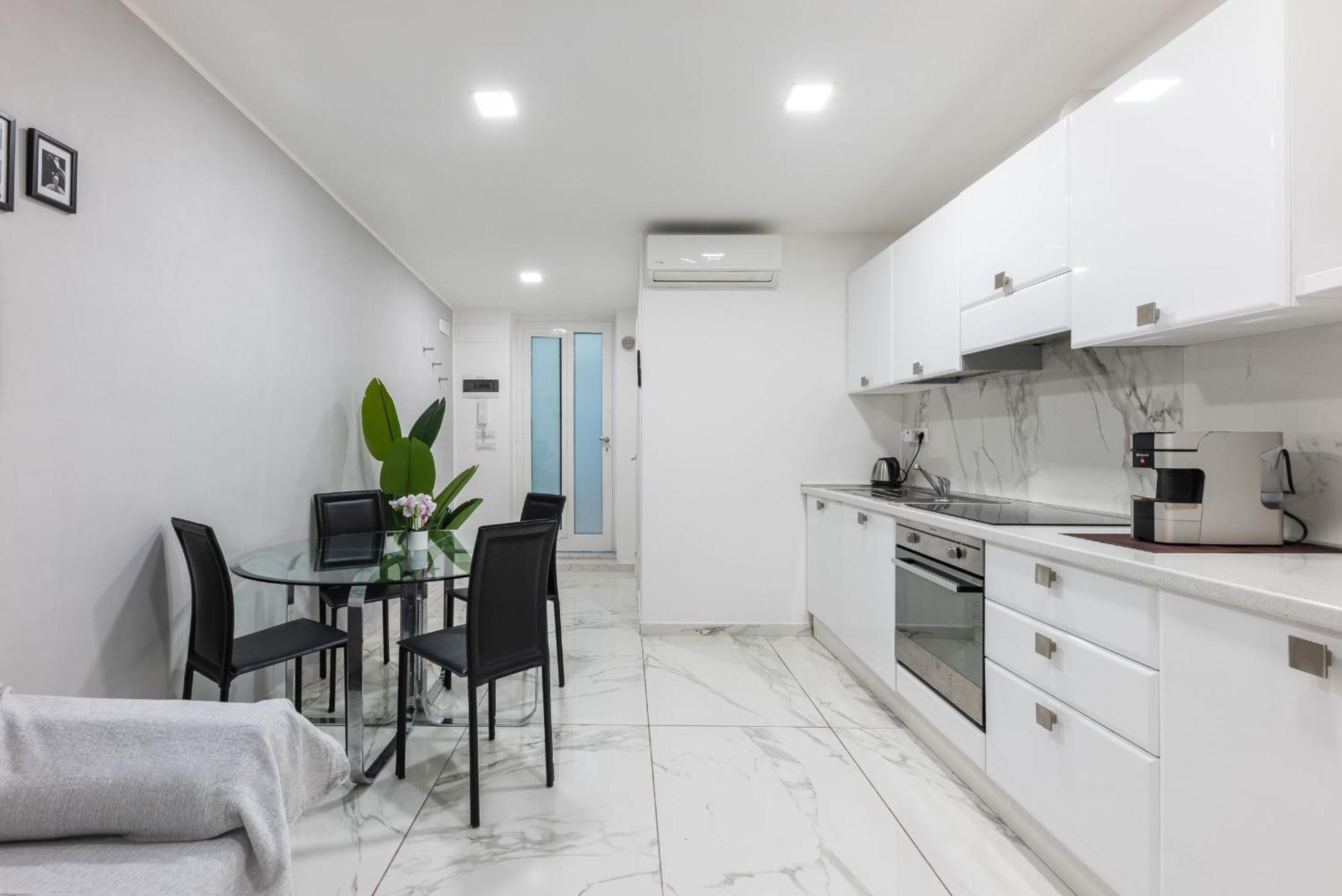 Chic House Apartment Bari Bagian luar foto