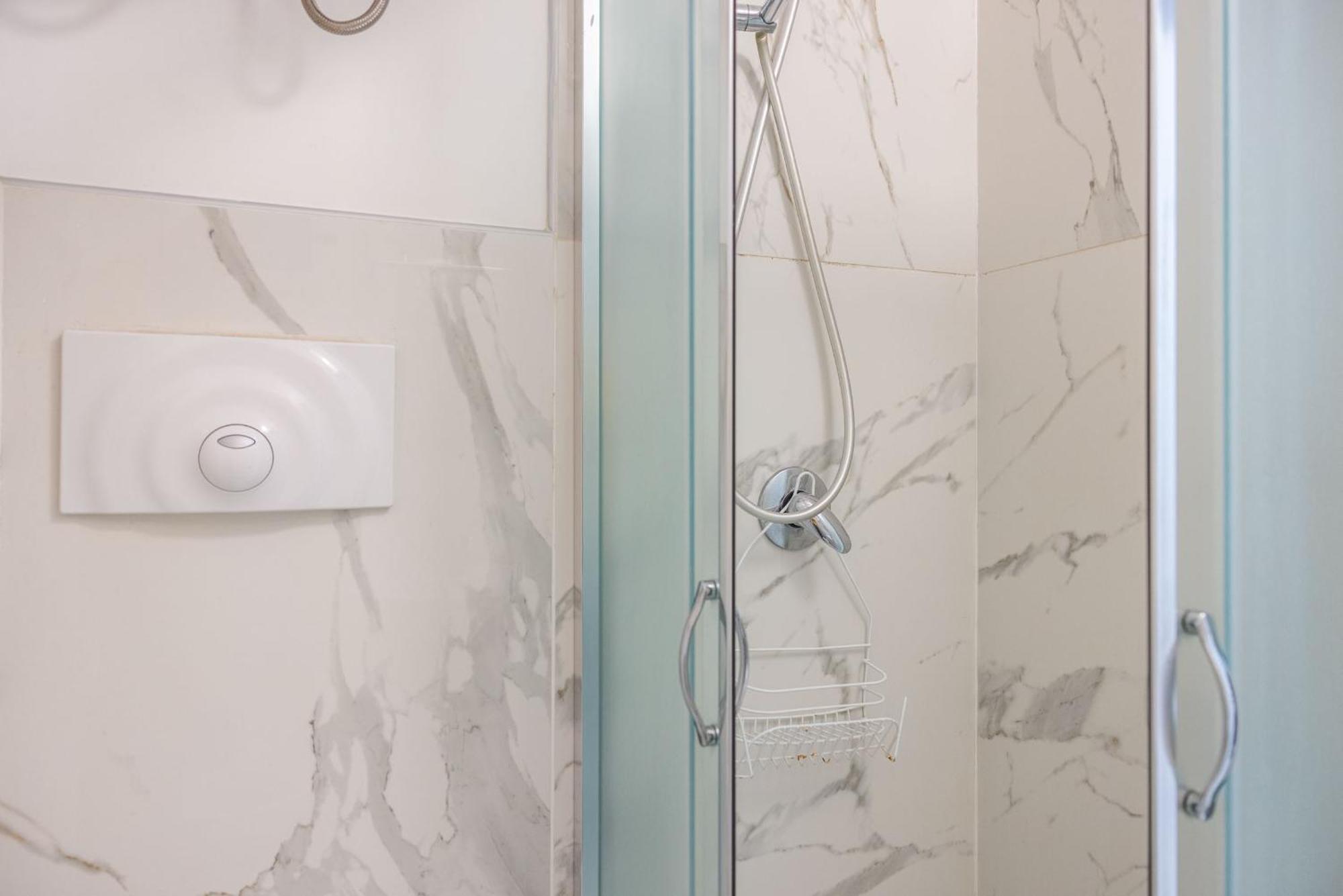 Chic House Apartment Bari Bagian luar foto
