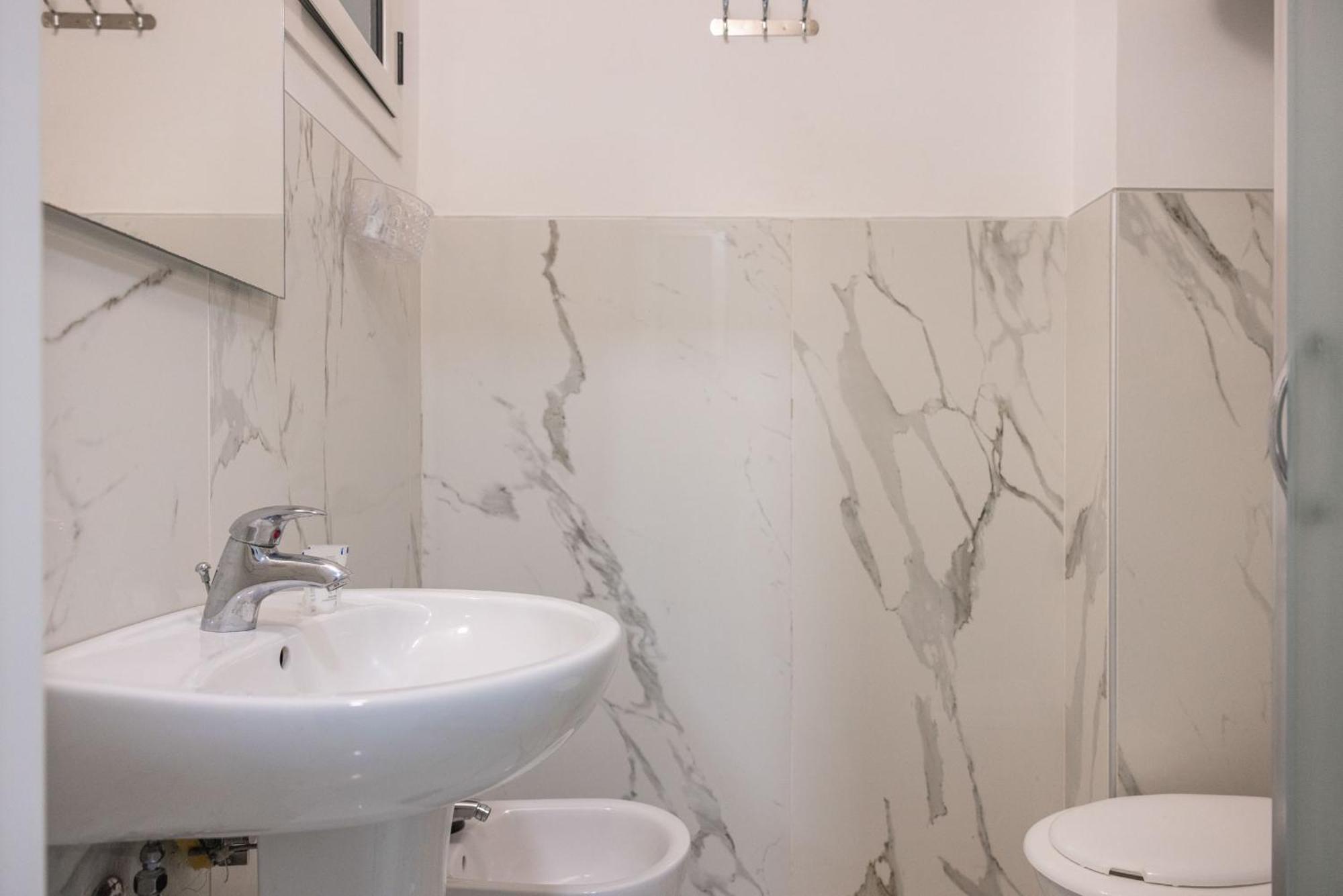 Chic House Apartment Bari Bagian luar foto
